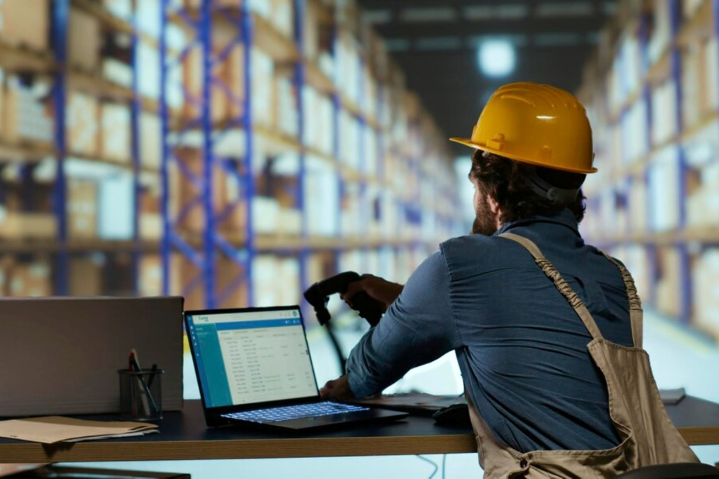 于境外及境内均设有办公室与配套仓库